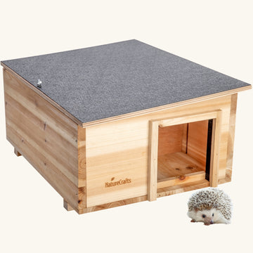 NatureCrafts Hedgehog House Waterproof Spacious thick walls Winter